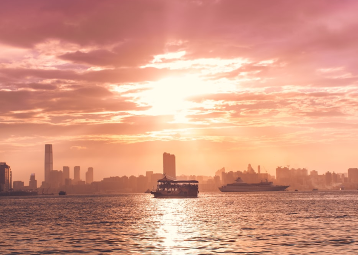 10月1日至8日全国高速免费通行，八天假期如何重塑千万人的归途地图