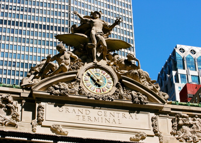 数据流中的生命图景：疫情指数下的千万次点击，编织着全民防护网