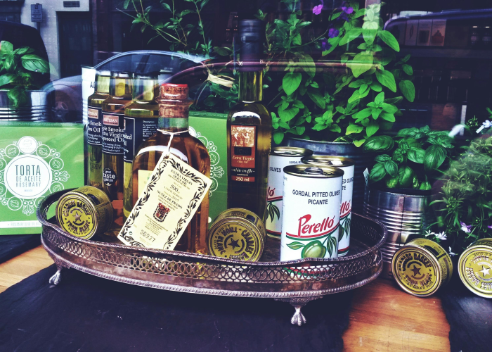 启明星辰：主要围绕网信安全主责主业进行前沿技术研究和科技创新