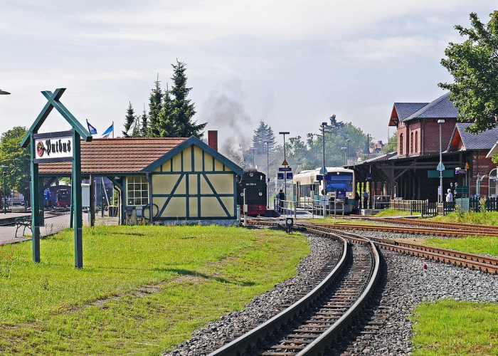 102例新增背后的微光:疫情数字下的生命韧性与社会温度 102例新增背后的微光:疫情数字下的生命韧性与社会温度