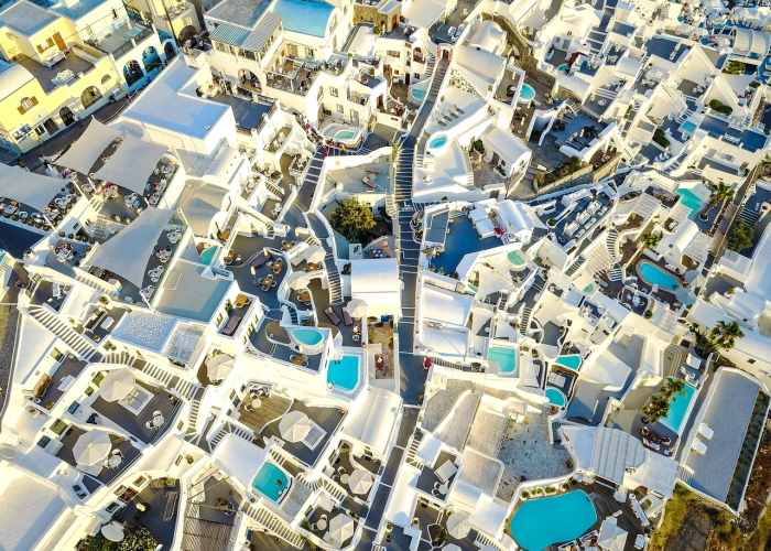 从封控区到水上公园：一座城市的免疫系统与集体记忆修复