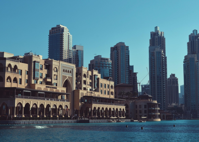 【吃晚饭的英文意思,吃晚饭的英文翻译】