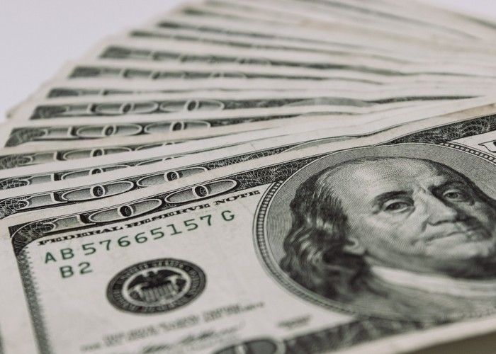 合盛硅业，信披违规受罚后遭大股东减持，华安证券大幅下调业绩预期