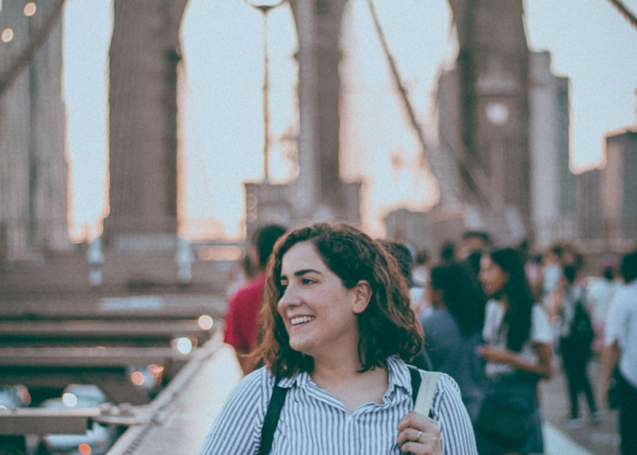 两例新增下的平凡坚守：疫情长夜中的温暖微光